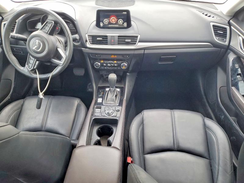 Photo 8 from auction – 2018 MAZDA 3 with VIN 3MZBN1V32JM191127