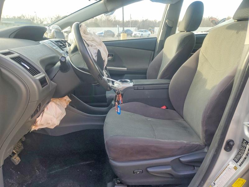 Photo 7 from auction – 2013 TOYOTA PRIUS V with VIN JTDZN3EU7D3211691