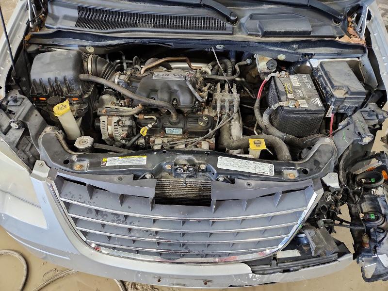 Photo 12 from auction – 2010 CHRYSLER TOWN & COU with VIN 2A4RR5D14AR309453