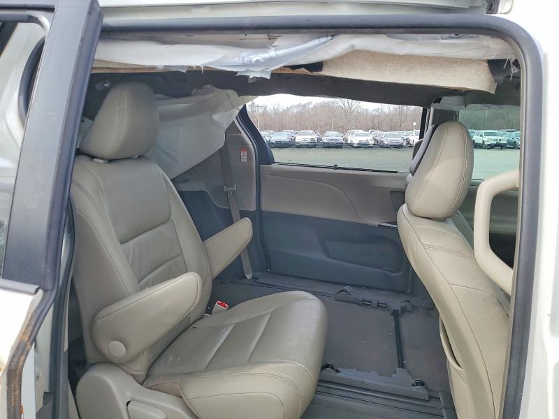Photo 11 from auction – 2016 TOYOTA SIENNA with VIN 5TDYK3DC3GS726073