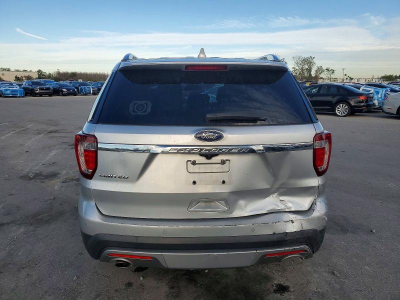 Photo 6 from auction – 2017 FORD EXPLORER with VIN 1FM5K7F8XHGE27710