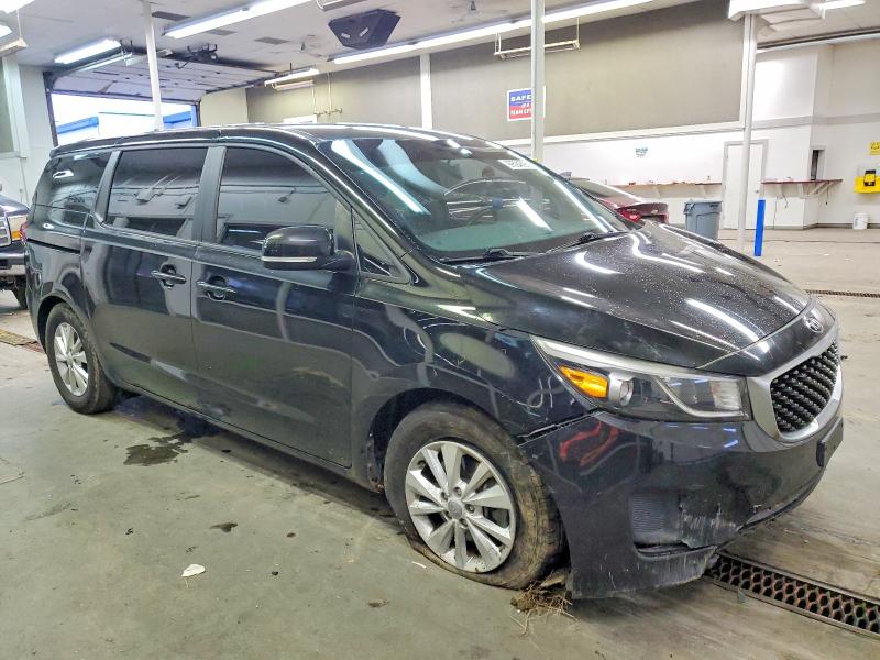 Photo 4 from auction – 2015 KIA SEDONA L with VIN KNDMA5C12F6041378