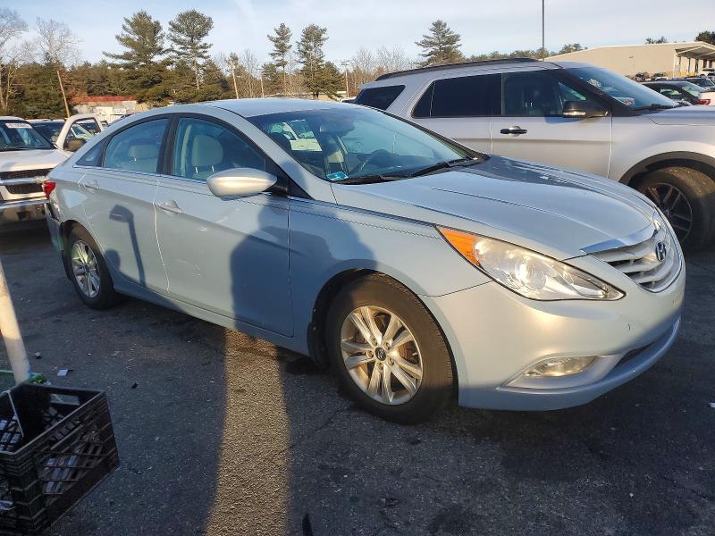 Photo 4 from auction – 2013 HYUNDAI SONATA with VIN 5NPEB4ACXDH666890