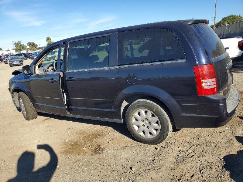 Photo 2 from auction – 2010 CHRYSLER TOWN & COU with VIN 2A4RR4DE0AR152775