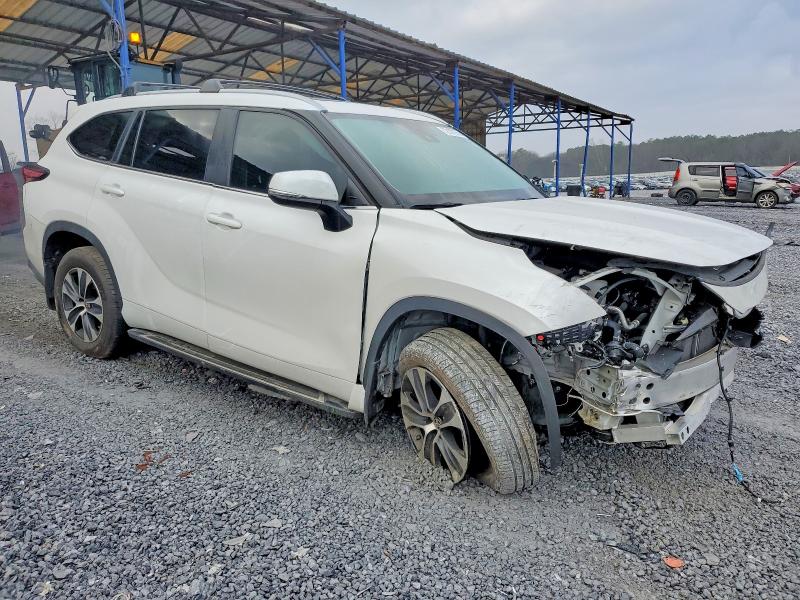Photo 4 from auction – 2024 TOYOTA HIGHLANDER with VIN 5TDKDRAH4RS545411