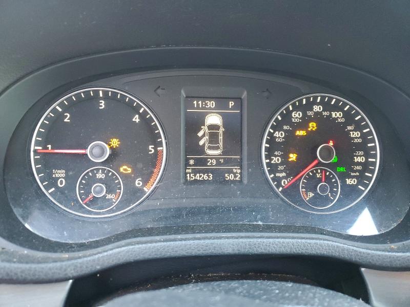 Photo 9 from auction – 2015 VOLKSWAGEN PASSAT SE with VIN 1VWBV7A32FC038877
