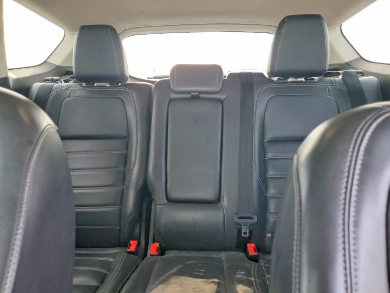 Photo 10 from auction – 2019 FORD ESCAPE SEL with VIN 1FMCU0HD4KUA25192