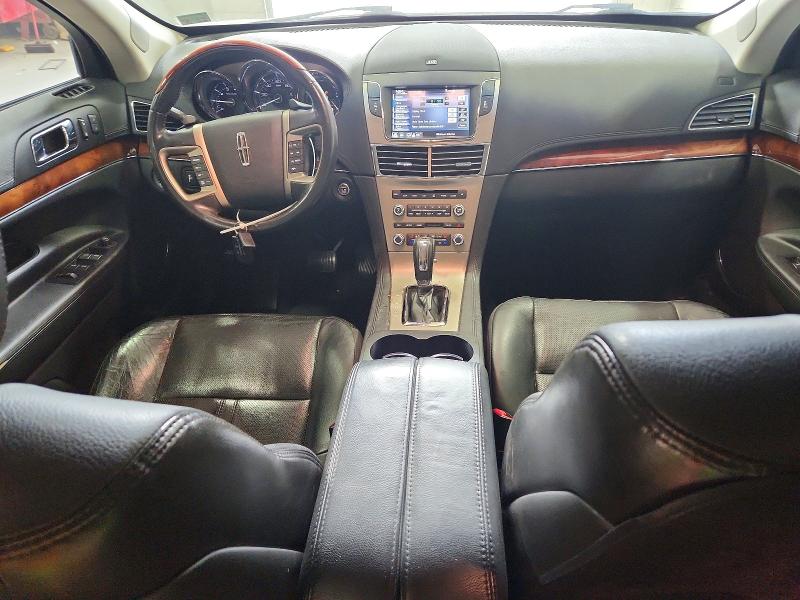 Photo 8 from auction – 2011 LINCOLN MKT with VIN 2LMHJ5AT9BBJ00198