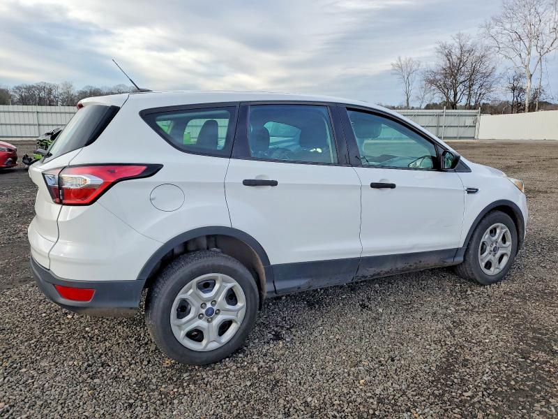 Photo 3 from auction – 2017 FORD ESCAPE with VIN 1FMCU0F75HUB96944