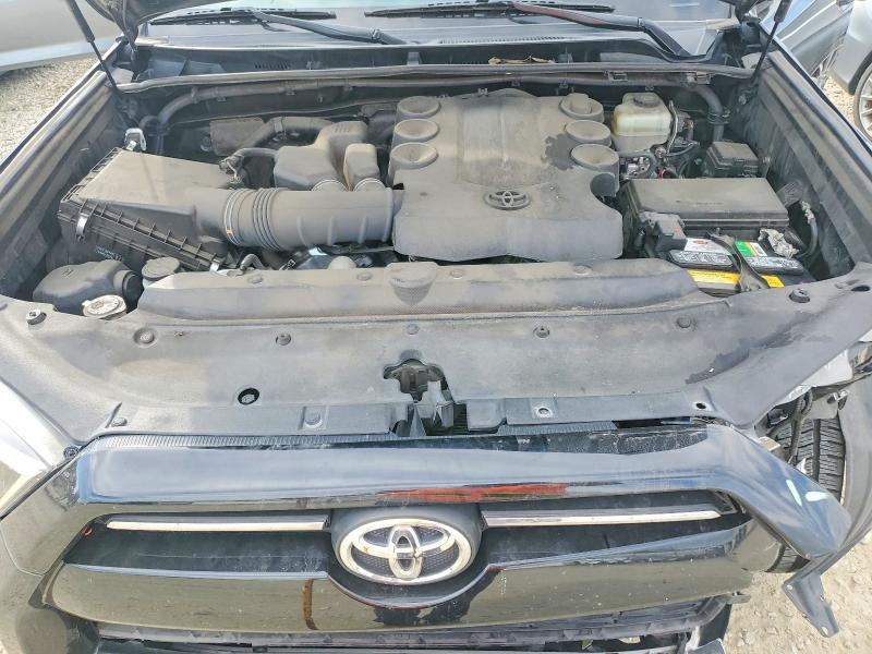 Photo 12 from auction – 2021 TOYOTA 4RUNNER SR with VIN JTEMU5JRXM5872531