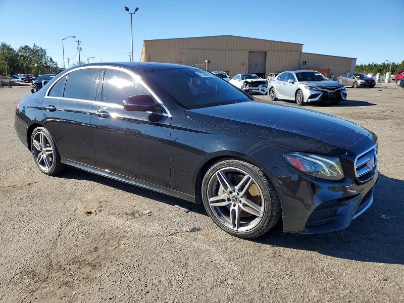 Photo 4 from auction – 2018 MERCEDES-BENZ E 300 with VIN WDDZF4JB4JA487802