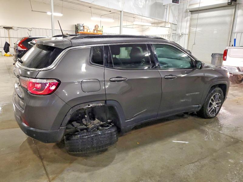 Photo 3 from auction – 2018 JEEP COMPASS LA with VIN 3C4NJDBBXJT482148