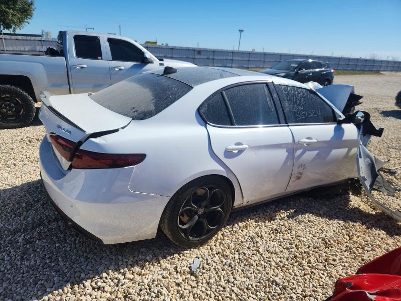 Photo 3 from auction – 2017 ALFA ROMEO GIULIA with VIN ZARFAEBN6H7551524
