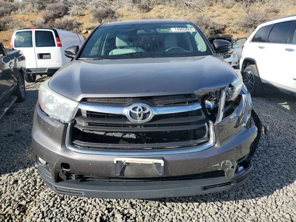 Photo 5 from auction – 2015 TOYOTA HIGHLANDER with VIN 5TDBKRFH5FS110164