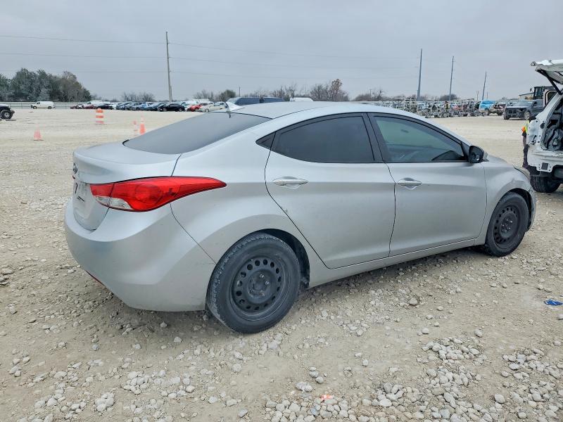 Photo 3 from auction – 2011 HYUNDAI ELANTRA with VIN 5NPDH4AE8BH028016