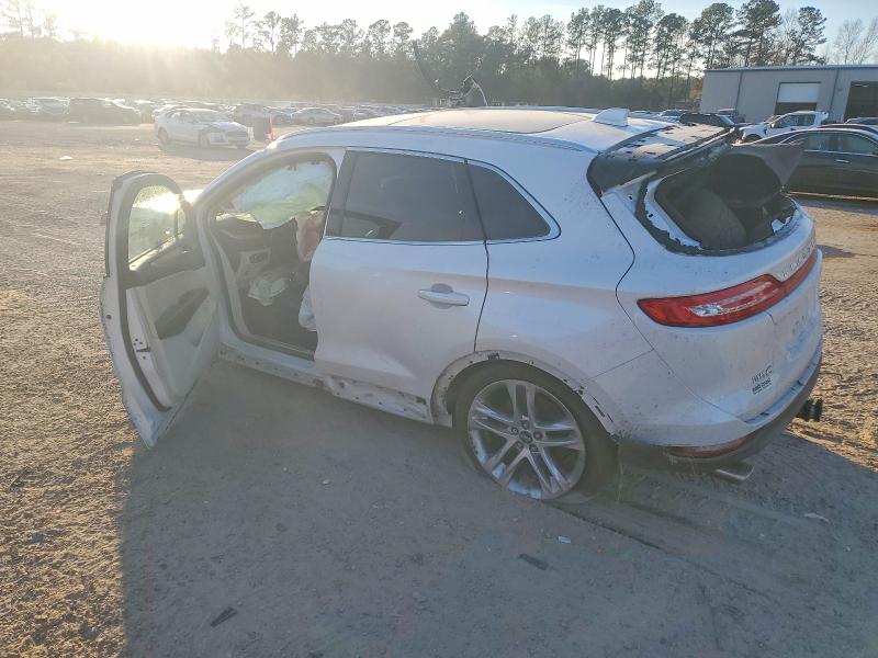 Photo 2 from auction – 2015 LINCOLN MKC with VIN 5LMTJ2AH6FUJ01709