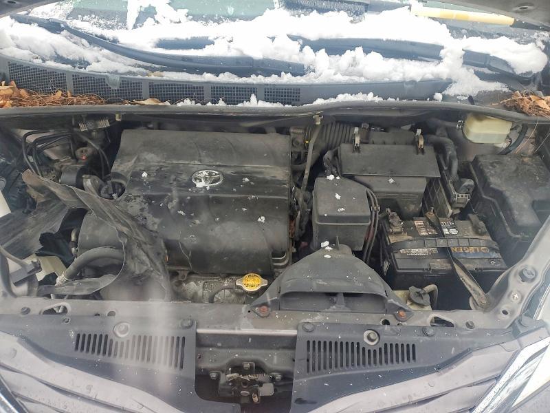 Photo 12 from auction – 2015 TOYOTA SIENNA LE with VIN 5TDKK3DC8FS604152