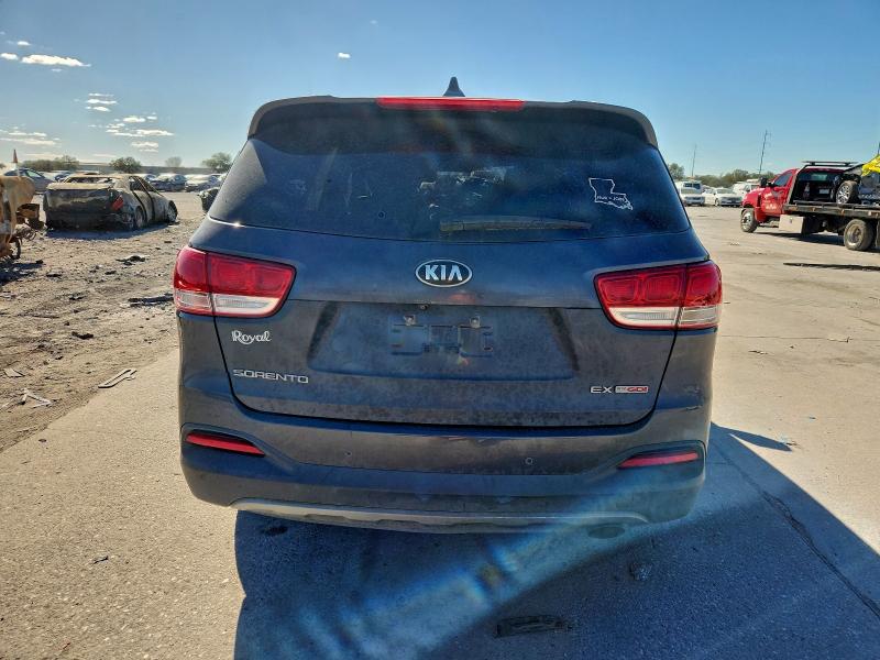 Photo 6 from auction – 2016 KIA SORENTO EX with VIN 5XYPH4A17GG135860
