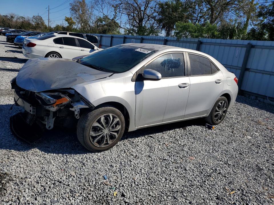 TOYOTA COROLLA 2018 مع رقم تعريف المركبة 5YFBURHE9JP776068 - صورة من المزاد