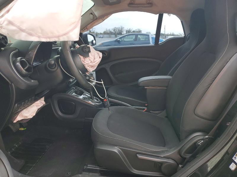 Photo 7 from auction – 2016 SMART FORTWO with VIN WMEFJ5DA4GK067613