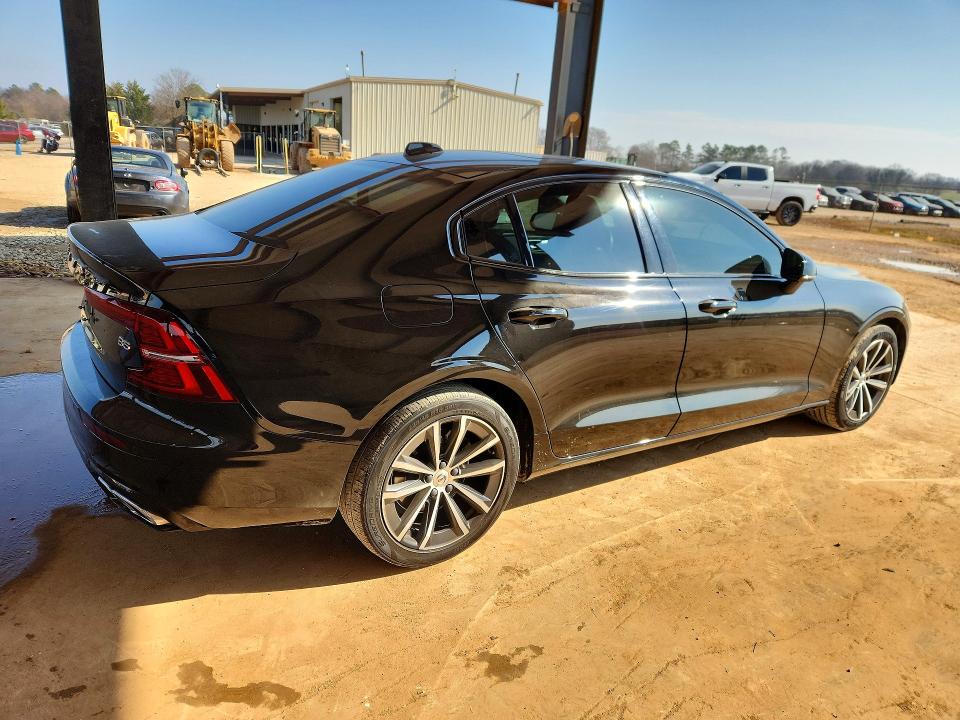 Photo 3 from auction – 2022 VOLVO S60 B5 MOM with VIN 7JRL12FZ4NG161852
