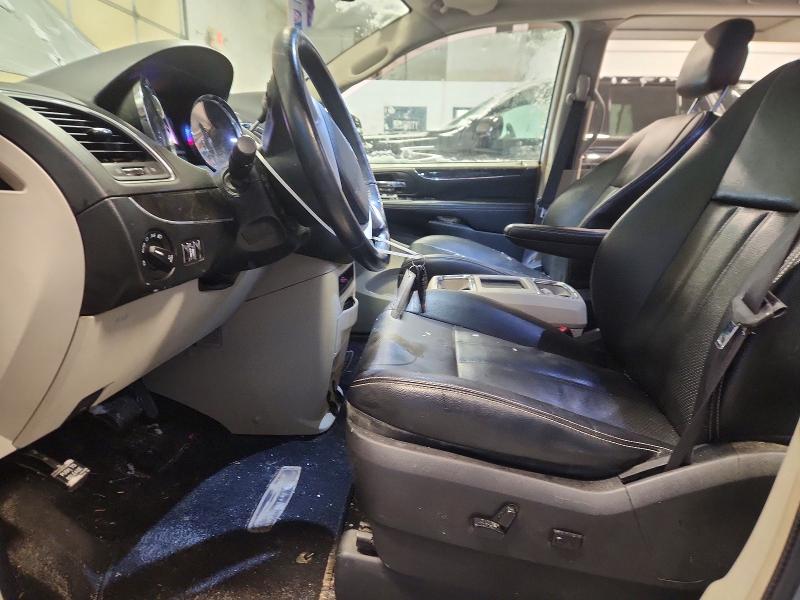 Photo 7 from auction – 2016 CHRYSLER TOWN & COU with VIN 2C4RC1CG1GR127689