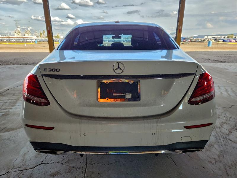 Photo 6 from auction – 2017 MERCEDES-BENZ E 300 with VIN WDDZF4JB9HA053353