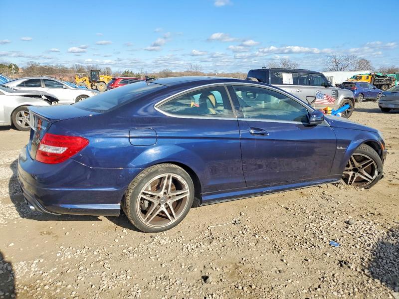 Photo 3 from auction – 2012 MERCEDES-BENZ C with VIN WDDGJ7HB0CF730606