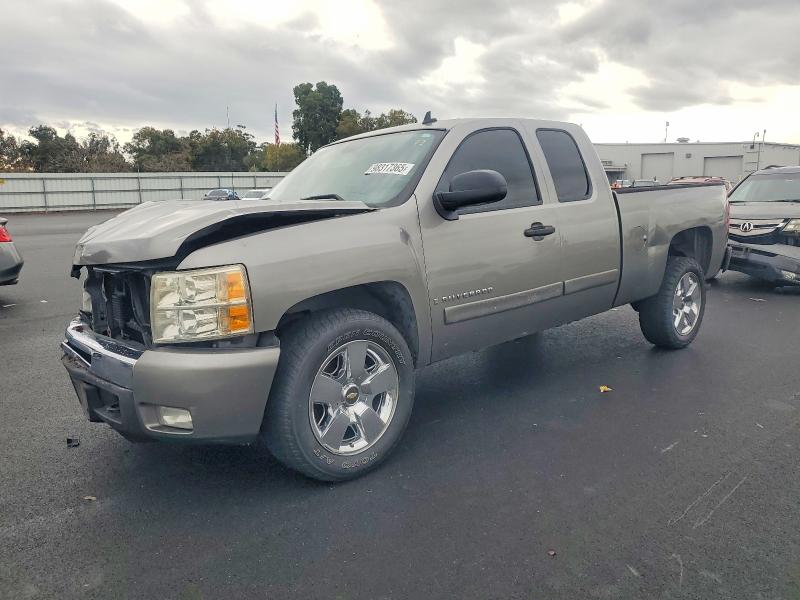 CHEVROLET SILVERADO 2007 with VIN 2GCEC19JX71590480 - Photo from auction