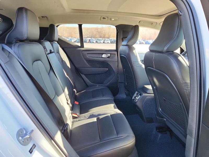 Photo 11 from auction – 2023 VOLVO XC40 PLUS with VIN YV4L12UW6P2108509