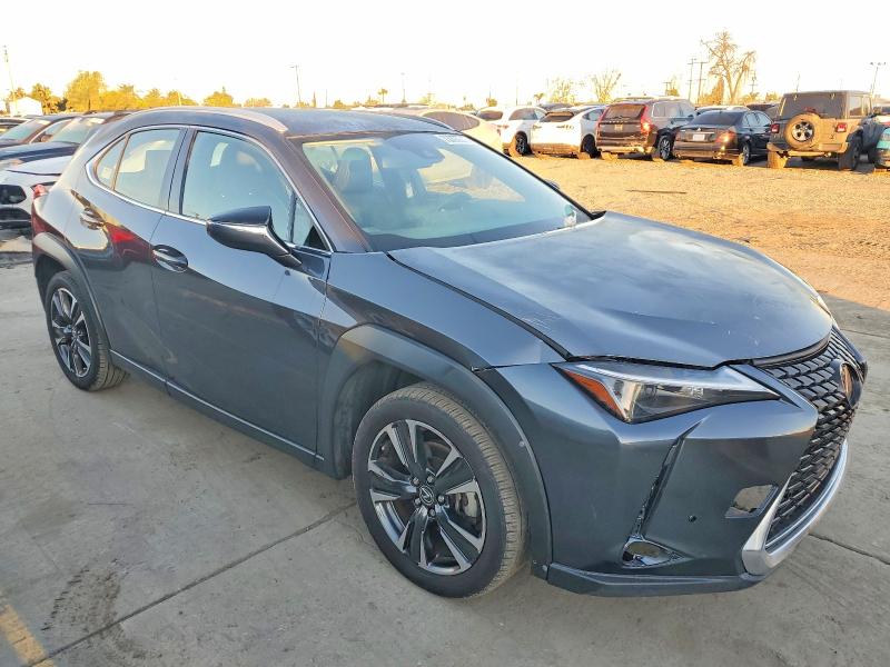 Photo 4 from auction – 2022 LEXUS UX 200 BAS with VIN JTHX3JBH0N2049305