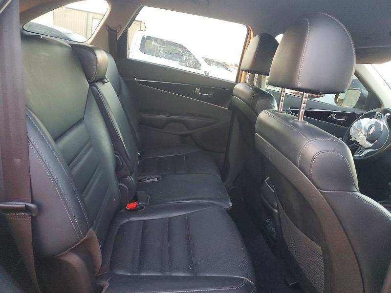 Photo 11 from auction – 2019 KIA SORENTO EX with VIN 5XYPHDA55KG519227