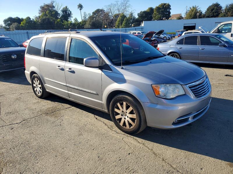Photo 4 from auction – 2014 CHRYSLER TOWN & COU with VIN 2C4RC1BG9ER444845