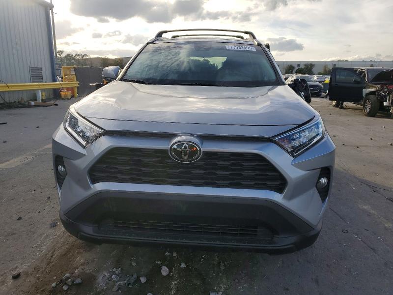 Photo 5 from auction – 2021 TOYOTA RAV4 with VIN 2T3W1RFV6MC168887