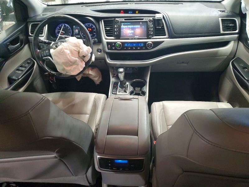 Photo 8 from auction – 2017 TOYOTA HIGHLANDER with VIN 5TDJZRFH8HS471253