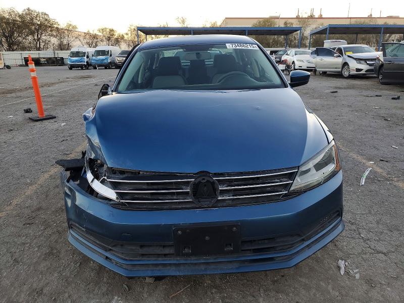 Photo 5 from auction – 2017 VOLKSWAGEN JETTA with VIN 3VW2B7AJ1HM380006