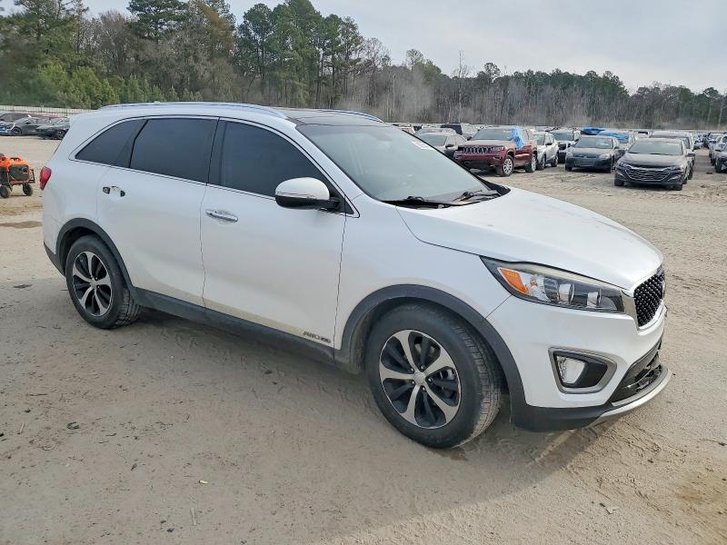 Снимка 4 от търг – 2016 KIA SORENTO EX с VIN 5XYPHDA53GG130089
