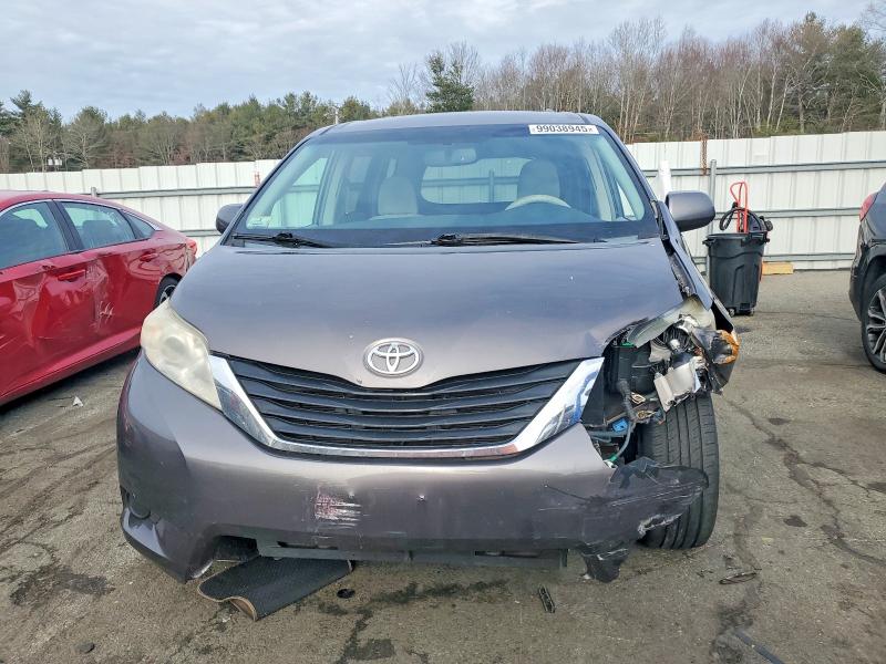 Photo 5 from auction – 2012 TOYOTA SIENNA with VIN 5TDKK3DC1CS225988