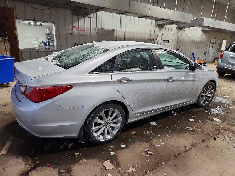 Photo 3 from auction – 2012 HYUNDAI SONATA with VIN 5NPEC4AB6CH439568