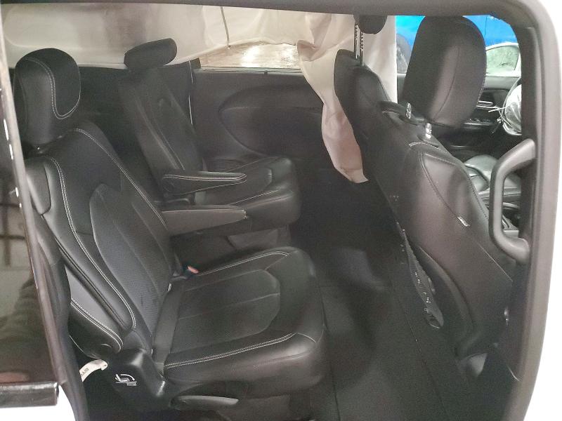 Photo 11 from auction – 2018 CHRYSLER PACIFICA T with VIN 2C4RC1BG2JR322094