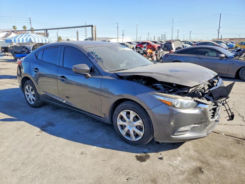 Photo 4 from auction – 2018 MAZDA 3 with VIN 3MZBN1U71JM166255