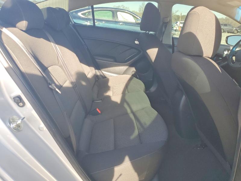 صورة رقم 10 من المزاد - 2017 KIA FORTE LX مع VIN 3KPFK4A74HE037482