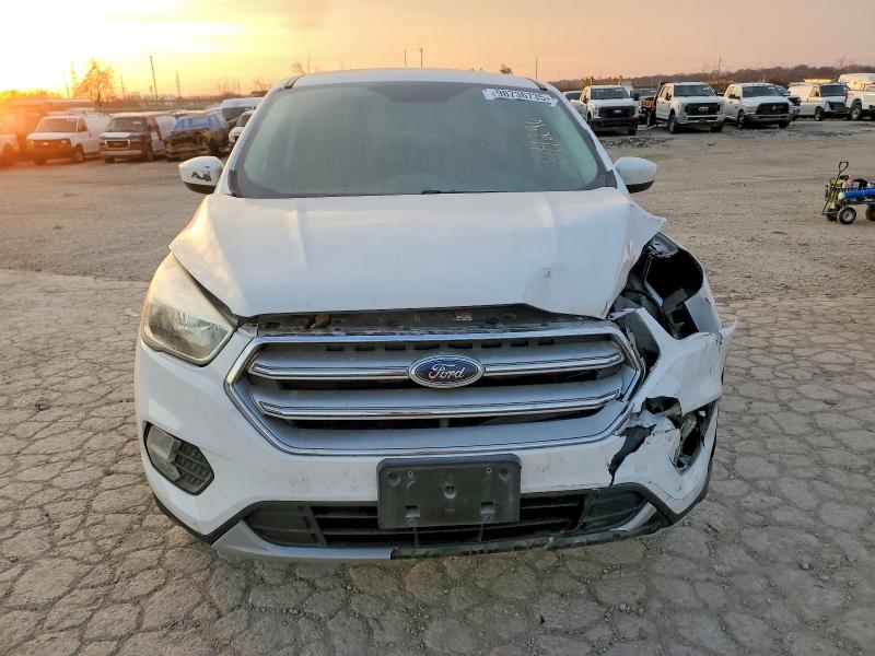 Photo 5 from auction – 2017 FORD ESCAPE with VIN 1FMCU9G95HUB44296