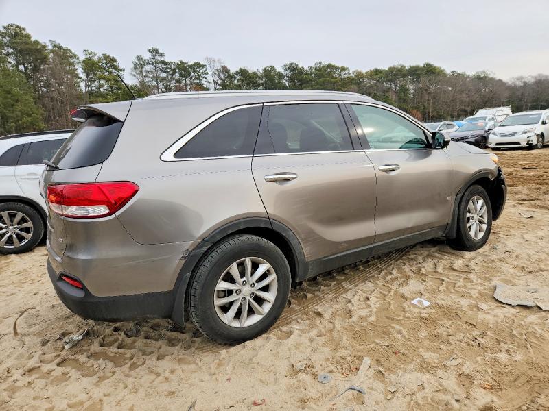 Photo 3 from auction – 2017 KIA SORENTO LX with VIN 5XYPG4A30HG255330