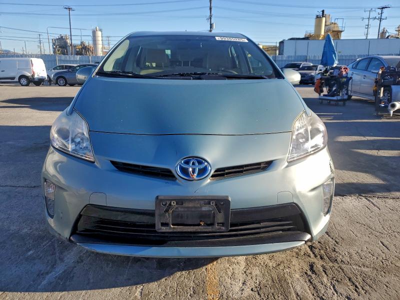 Photo 5 from auction – 2013 TOYOTA PRIUS with VIN JTDKN3DU9D1677668