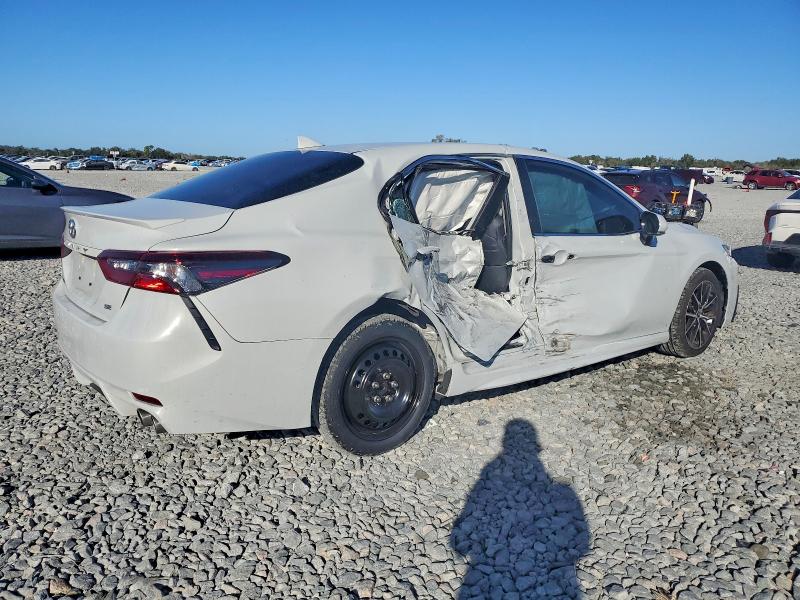 Photo 3 from auction – 2023 TOYOTA CAMRY with VIN 4T1G11AKXPU123773