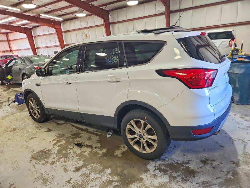 Photo 2 from auction – 2019 FORD ESCAPE with VIN 1FMCU0GDXKUB51137