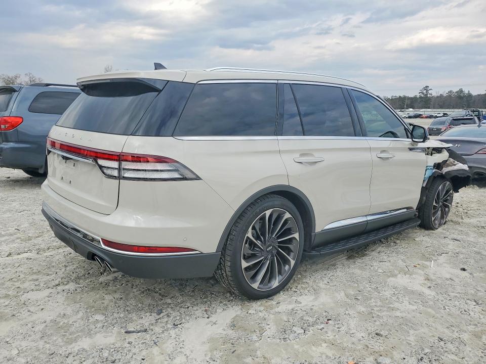 Photo 3 from auction – 2022 LINCOLN AVIATOR with VIN 5LM5J7WC8NGL03421
