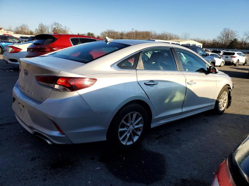Photo 3 from auction – 2018 HYUNDAI SONATA with VIN 5NPE24AF2JH659938