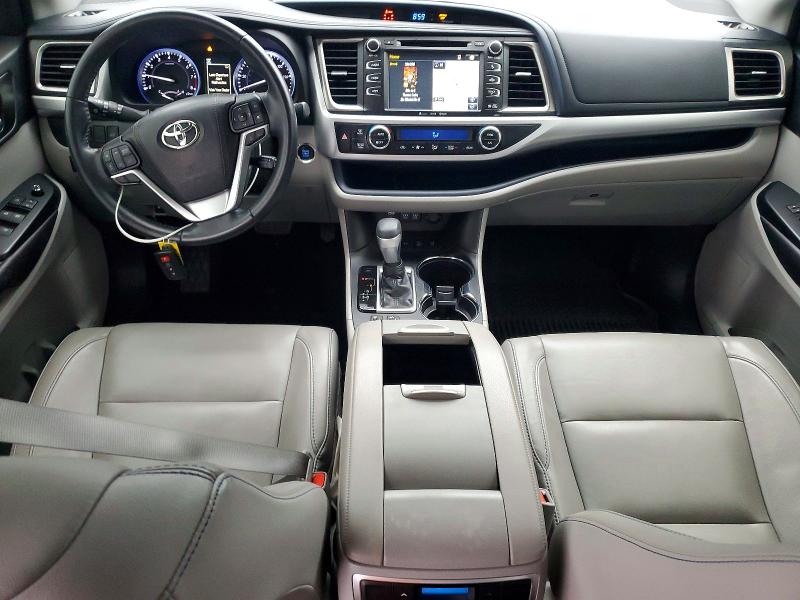 Photo 8 from auction – 2018 TOYOTA HIGHLANDER with VIN 5TDJZRFH5JS901391